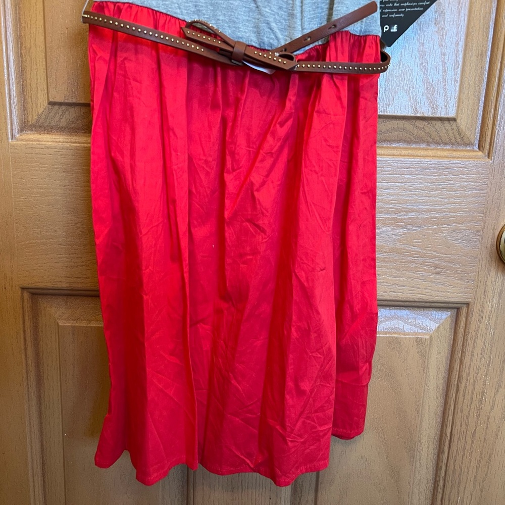 BeBop Gray and Red Sleeveless Dress with Brown Belt - Picture 4 of 12